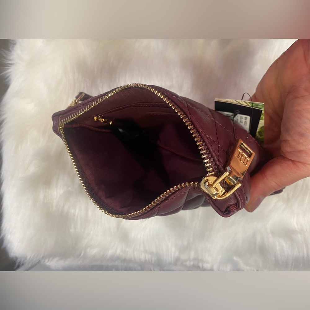 BADGLEY MISCHKA | Diamond Quilted Pattern Vegan Leather Wristlet | Burgundy - Picture 6 of 10
